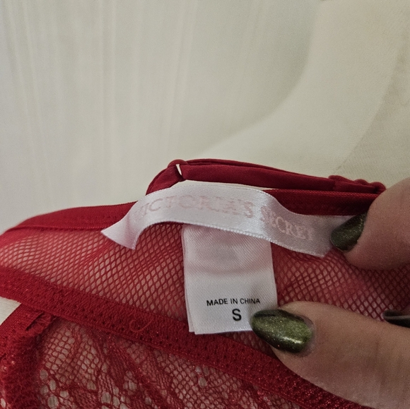 Vintage Victoria Secret slip - Picture 8 of 11